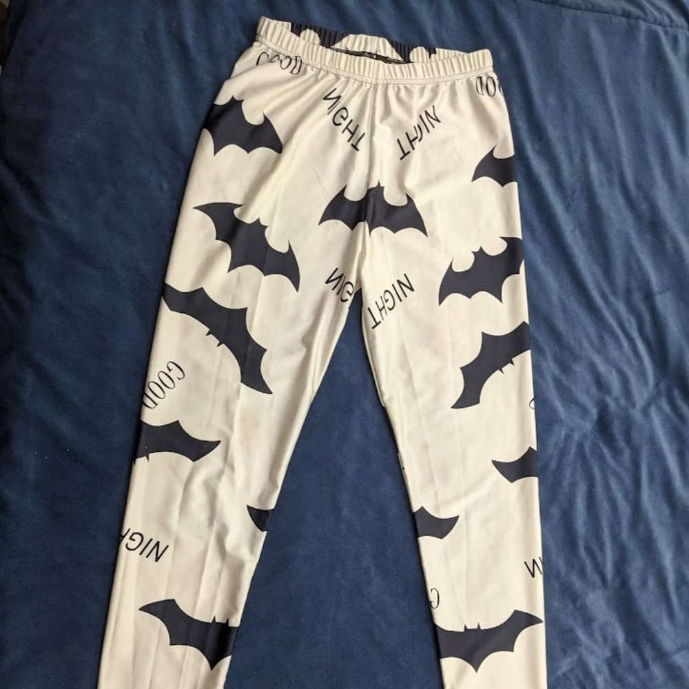 HALLOWEEN BAT LEGGINGS- LARGE